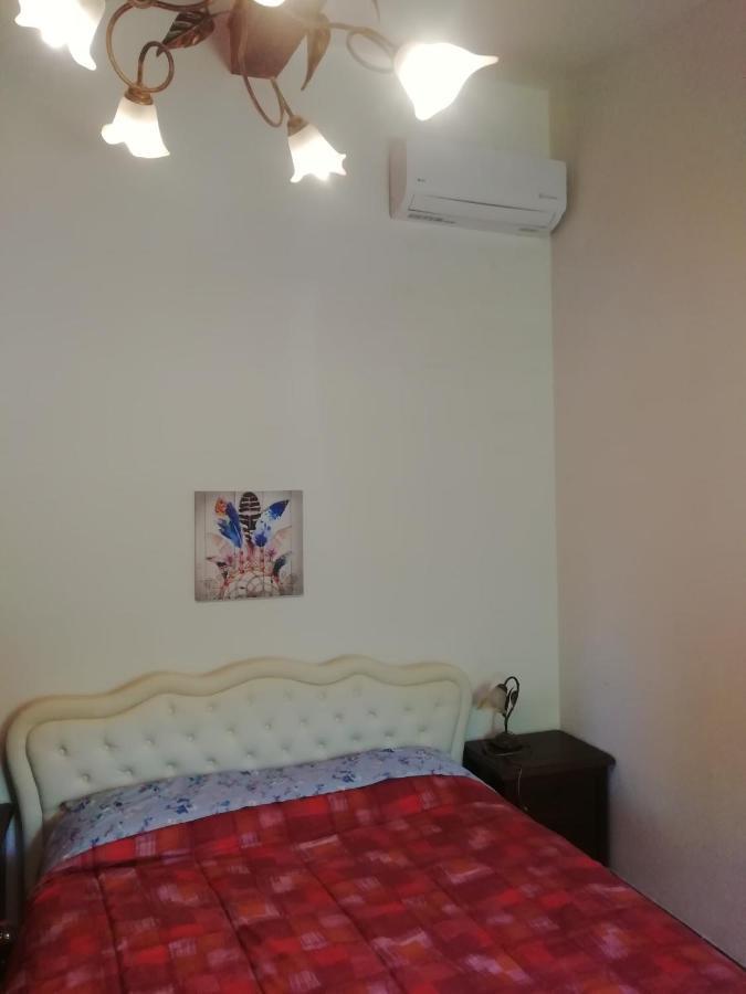 Giuliana Stanze Con Bagno Interno In A 350 Mt Libera Lido Delle Sirene Gasthuis Anzio