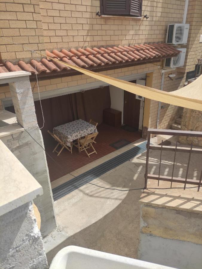 Gasthuis Giuliana Stanze Con Bagno Interno In A 350 Mt Libera Lido Delle Sirene
