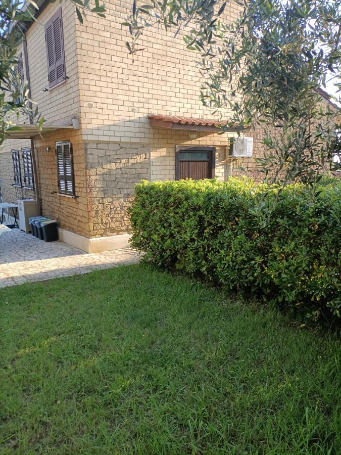 Monolocali E Stanze In A 350 Mt Libera Lido Delle Sirene 2* Anzio