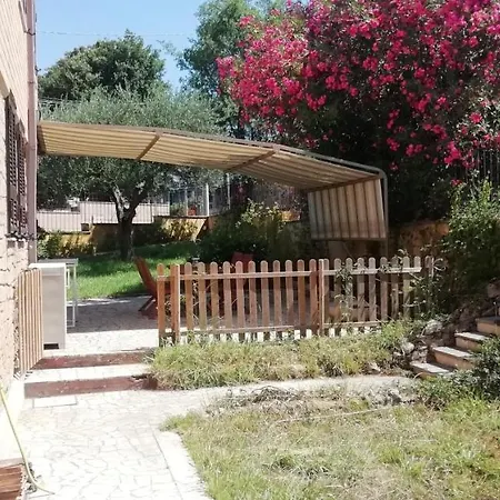 Villa Giuliana Stanze Con Bagno Interno In Villa A 350 Mt Spiaggia Libera Lido Delle Sirene Anzio Extérieur photo