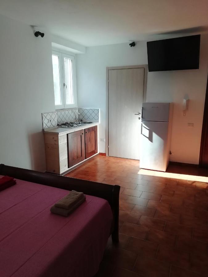 Giuliana Stanze Con Bagno Interno In A 350 Mt Libera Lido Delle Sirene Maison d'hôtes 2*