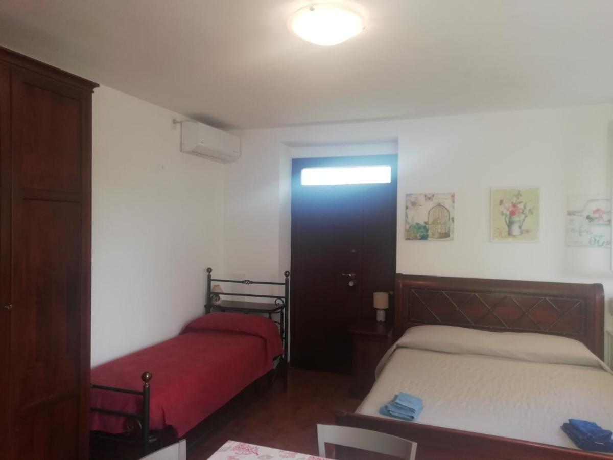 Giuliana Stanze Con Bagno Interno In A 350 Mt Spiaggia Libera Lido Delle Sirene 2* Anzio