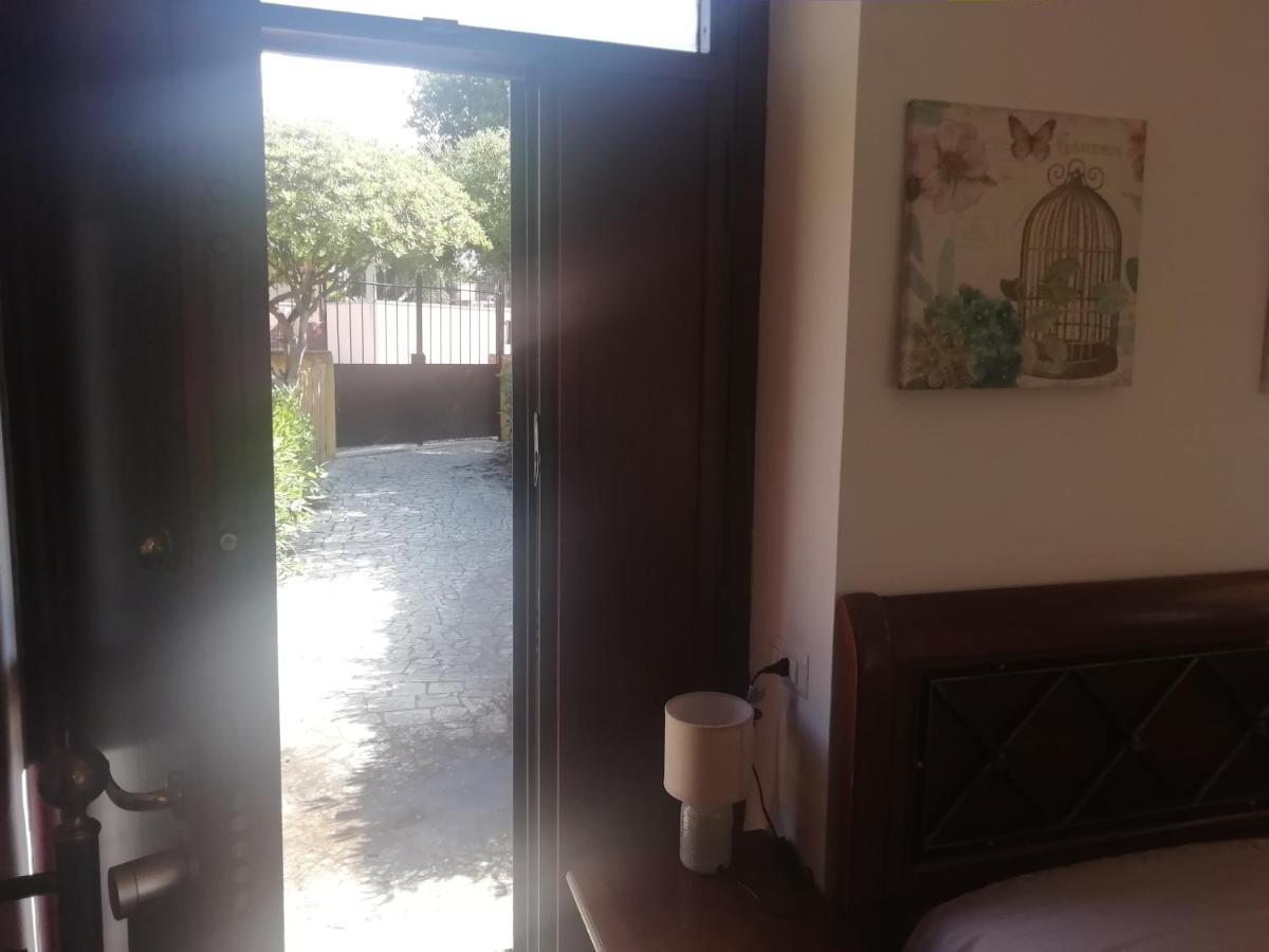 Guest house Giuliana Stanze Con Bagno Interno In A 350 Mt Spiaggia Libera Lido Delle Sirene 2*