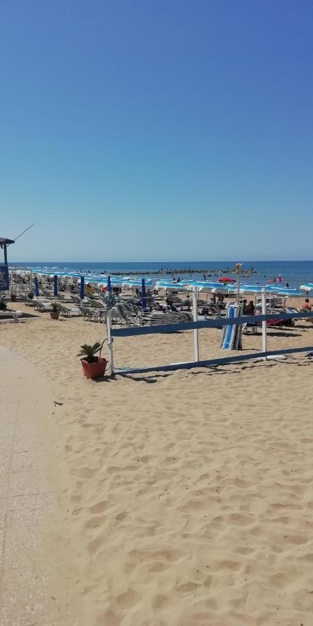 Giuliana Stanze Con Bagno Interno In A 350 Mt Spiaggia Libera Lido Delle Sirene 2*