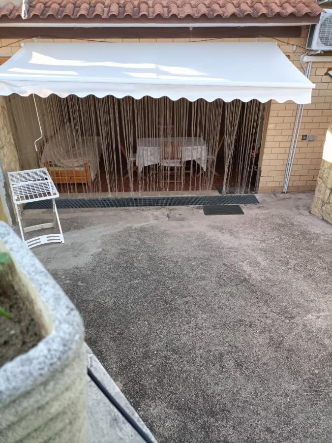 Giuliana Stanze Con Bagno Interno In A 350 Mt Spiaggia Libera Lido Delle Sirene Guest house Anzio